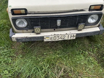 Авто ВАЗ 21121 1994 № 8091016