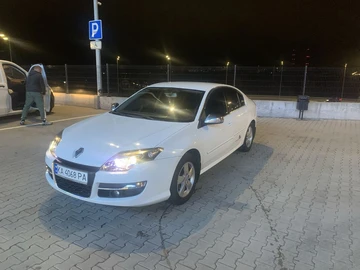 Авто Renault Laguna 2012 № 8091311