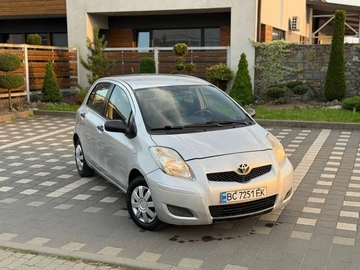 Авто Toyota Yaris 2011 № 8091833