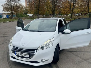 Авто Peugeot 208 2013 № 8091986