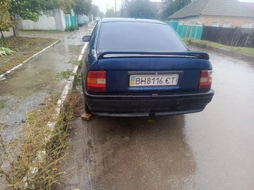 Авто Opel Vectra 1990 № 8092139