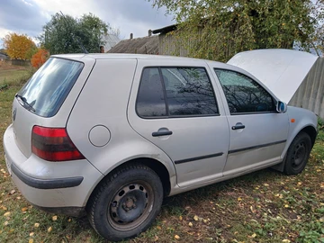 Авто Volkswagen Golf 2000 № 8092960