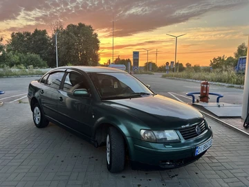 Авто Volkswagen Passat Sedan 1999 № 8093180