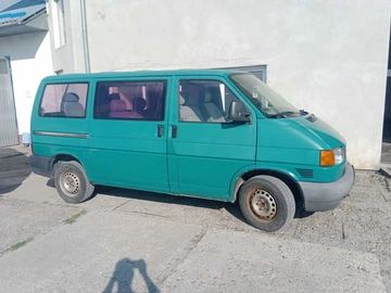 Авто Volkswagen Transporter 2000 № 8093392