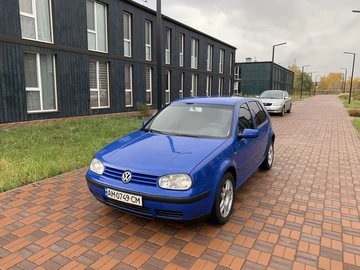 Авто Volkswagen Golf 2000 № 8093940