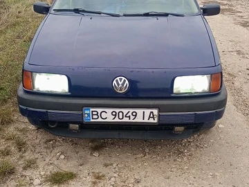 Авто Volkswagen Passat Sedan 1992 № 8094155
