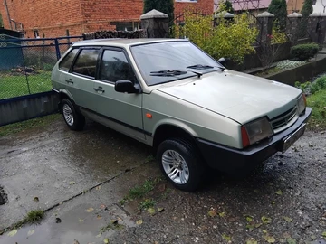 Авто ВАЗ 2109 1992 № 8094310
