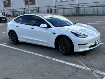 Авто Tesla Model 3 2021 № 8095098