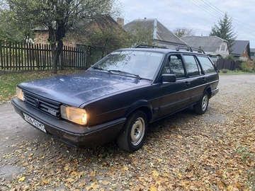 Авто Volkswagen Passat Sedan 1989 № 8095164