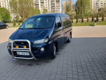 Авто Hyundai H200 2000 № 8095183