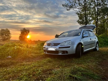 Авто Volkswagen Golf 2004 № 8095334