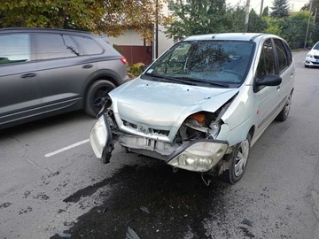 Авто Renault Scenic 2000 № 8095361