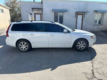 Авто Volvo V70 2008 № 8095681