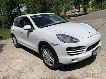 Авто Porsche Cayenne S Hybrid 2014 № 8095740