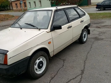 Авто ВАЗ 2109 1992 № 8095989