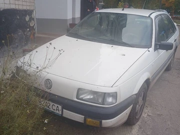 Авто Volkswagen Passat Sedan 1990 № 8096336