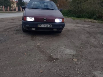 Авто Volkswagen Passat Sedan 1988 № 8096310