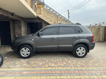 Авто Hyundai Tucson 2007 № 8096704