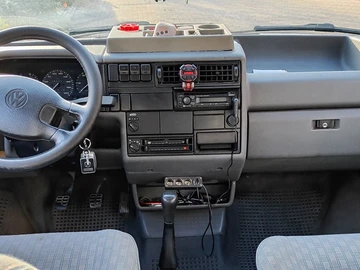 Авто Volkswagen Multivan 1993 № 8096775