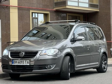 Авто Volkswagen Touran 2008 № 8097740