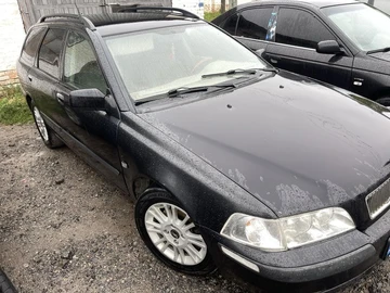 Авто Volvo V40 Kombi 2001 № 8098232