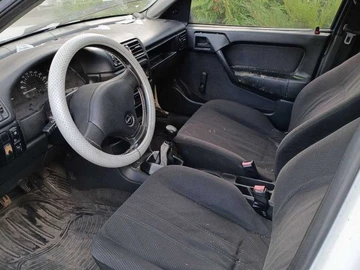 Авто Opel Vectra 1992 № 8098543