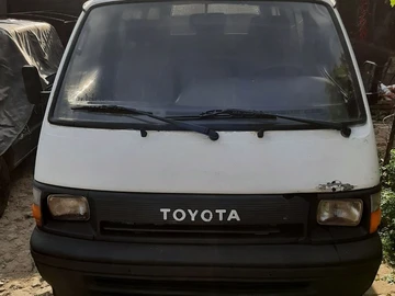 Авто Toyota Avensis Verso 1992 № 8098839