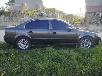 Авто Skoda Superb 2002 № 8099093