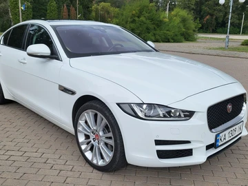 Авто Jaguar Xe 2016 № 8099126