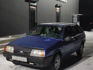 Авто ВАЗ 2109 2000 № 8099140
