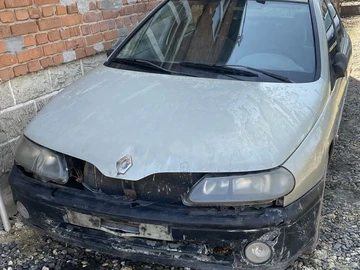Авто Renault Laguna 1999 № 8099305