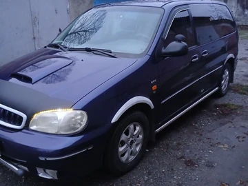 Авто KIA Carnival 2000 № 8100196