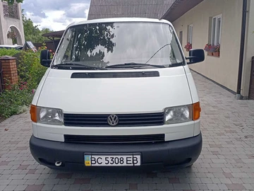 Авто Volkswagen Transporter 2000 № 8100365