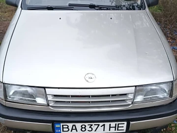 Авто Opel Vectra 1990 № 8100566