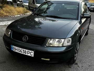 Авто Volkswagen Passat Sedan 1999 № 8100628