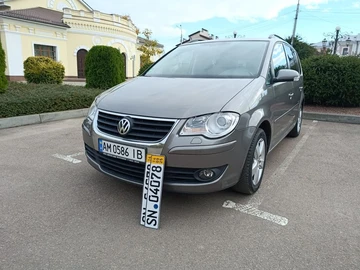 Авто Volkswagen Touran 2009 № 8100758