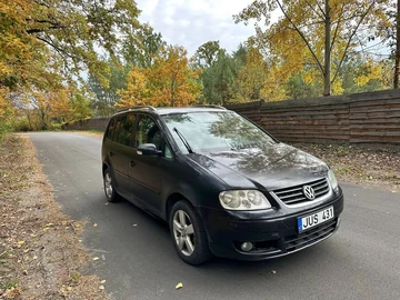 Авто Volkswagen Touran 2007 № 8101099