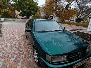 Авто Volkswagen Passat Sedan 1994 № 8101346