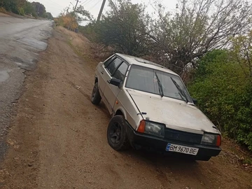 Авто ВАЗ 21099 1993 № 8101418