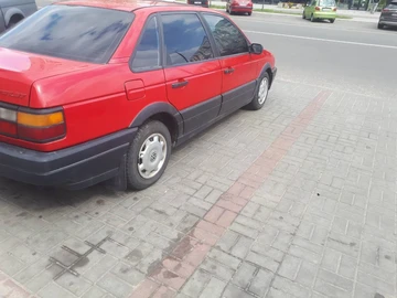 Авто Volkswagen Passat Sedan 1990 № 8101674
