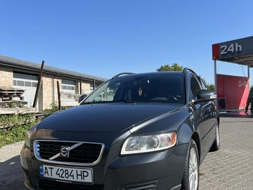 Авто Volvo V50 2010 № 8101703