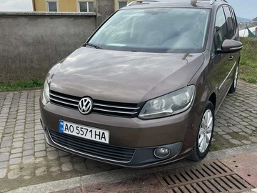 Авто Volkswagen Touran 2011 № 8102337