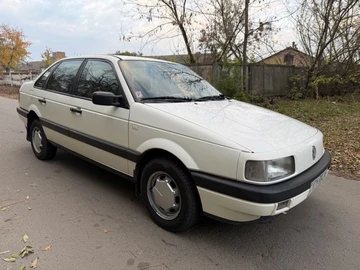 Авто Volkswagen Passat Sedan 1989 № 8103038