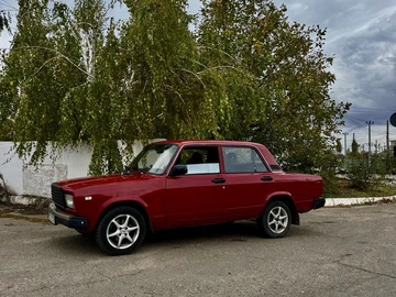 Авто ВАЗ 2107 1984 № 8103039