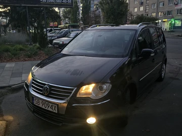 Авто Volkswagen Touran 2009 № 8103371