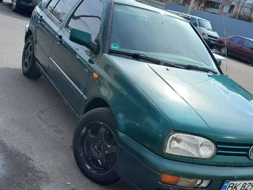 Авто Volkswagen Golf 1996 № 8103439