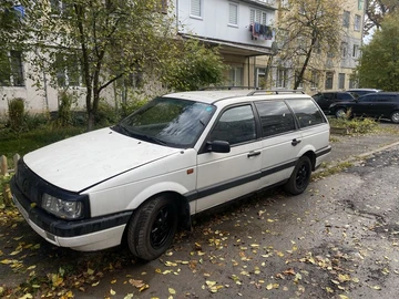 Авто Volkswagen Passat Variant 1989 № 8103453