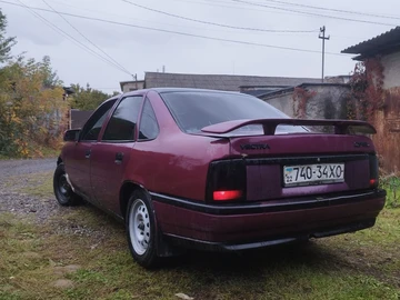 Авто Opel Vectra 1990 № 8103592