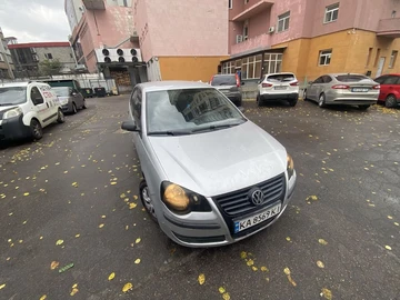 Авто Volkswagen Polo 2005 № 8104431