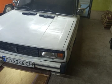 Авто ВАЗ 2105 1982 № 8104436